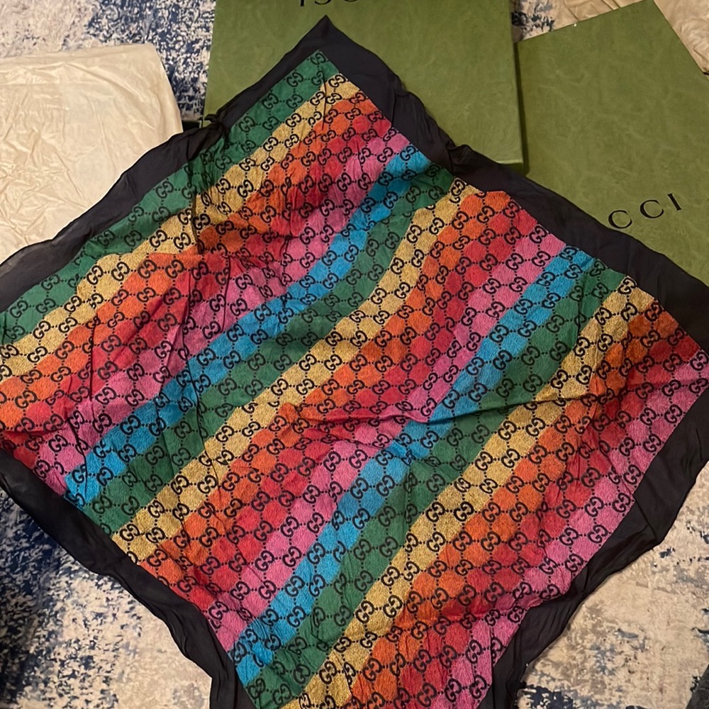 Unique 100% authentic Gucci rainbowed color silk scarf